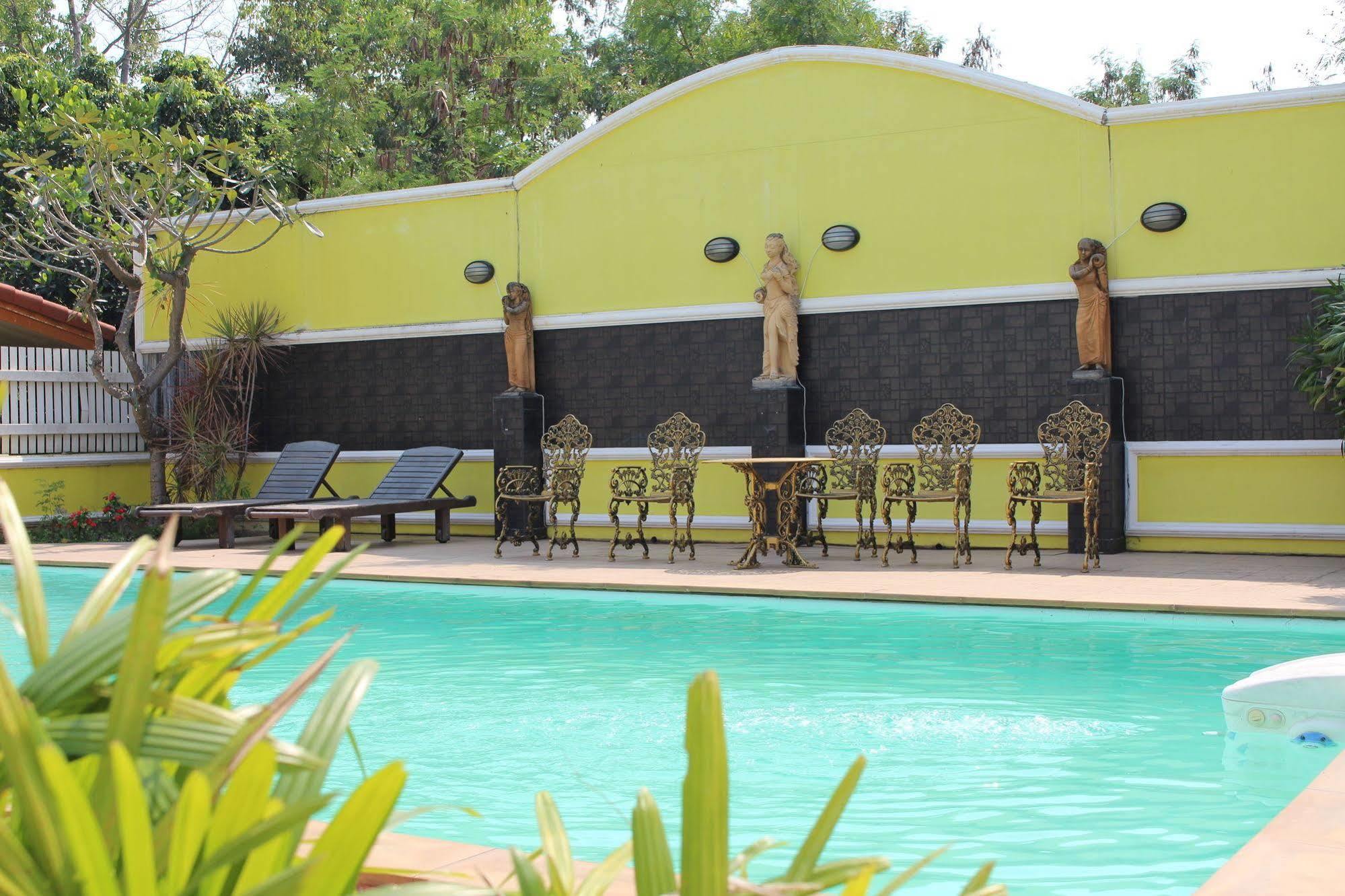 Saengthong Resort Chiangmai チエンマイ エクステリア 写真